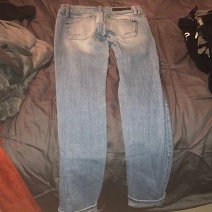 Distressed low cut jeans